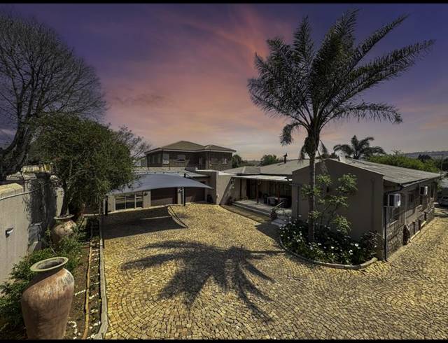 8 BEDROOM HOUSE FOR SALE IN KENSINGTON